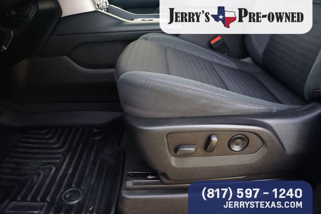 Used 2022 GMC Yukon XL SLE image 17