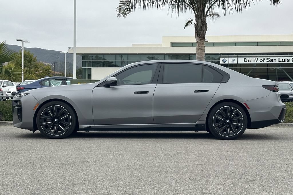 Used 2023 BMW i7 xDrive60 AWD/4WD image 6