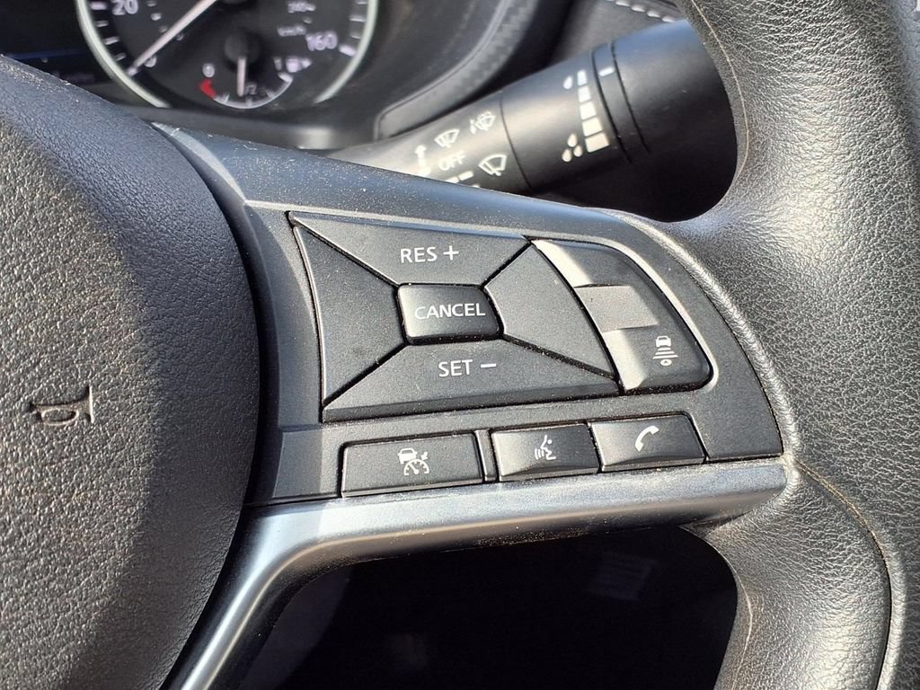 Used 2025 Nissan Sentra SV FWD image 17
