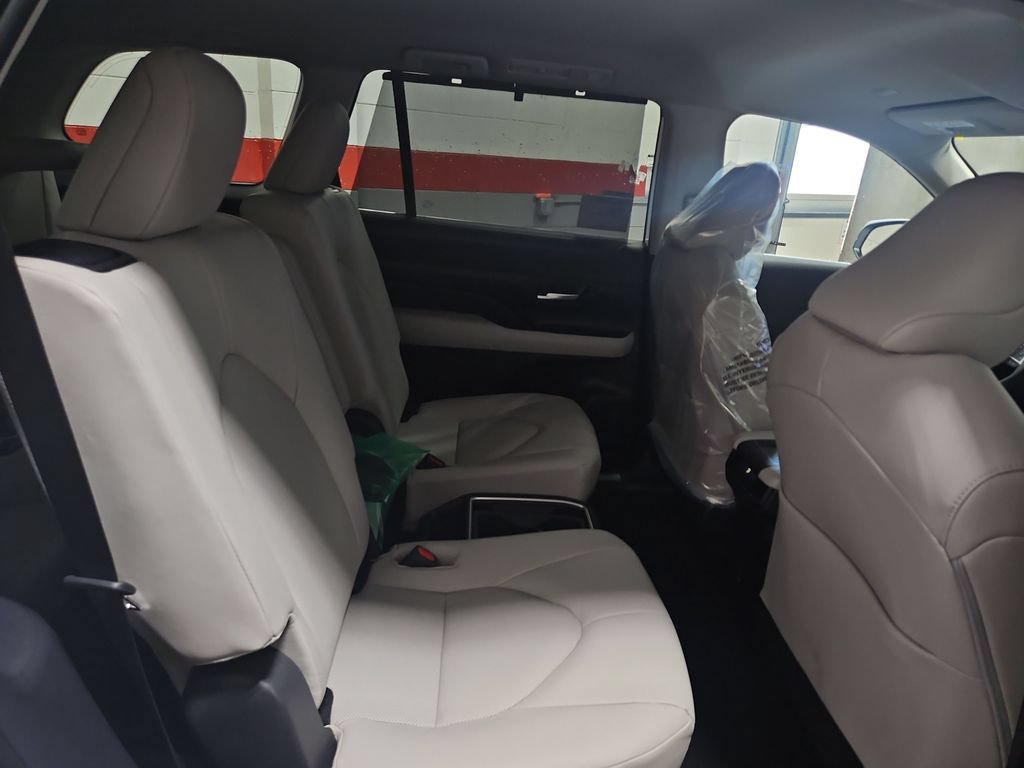 New 2026 Toyota Grand Highlander XLE FWD image 39