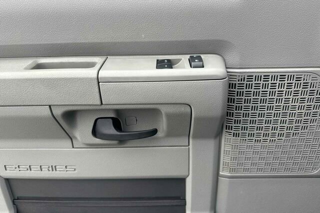 Used 2014 Ford E-150 and Econoline 150 w/ Power Group image 11