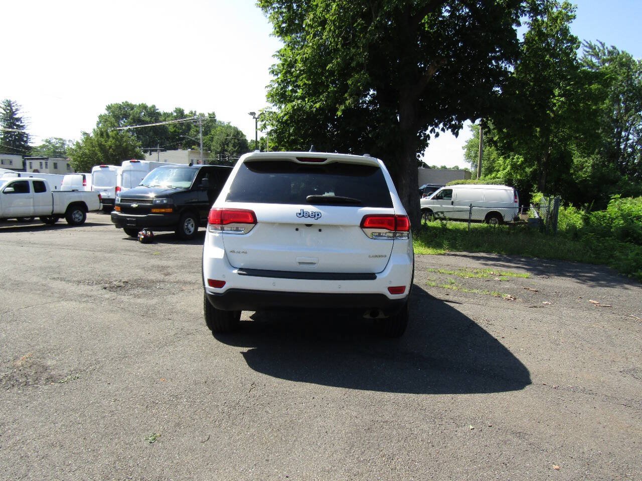 Used 2021 Jeep Grand Cherokee Laredo AWD/4WD image 5