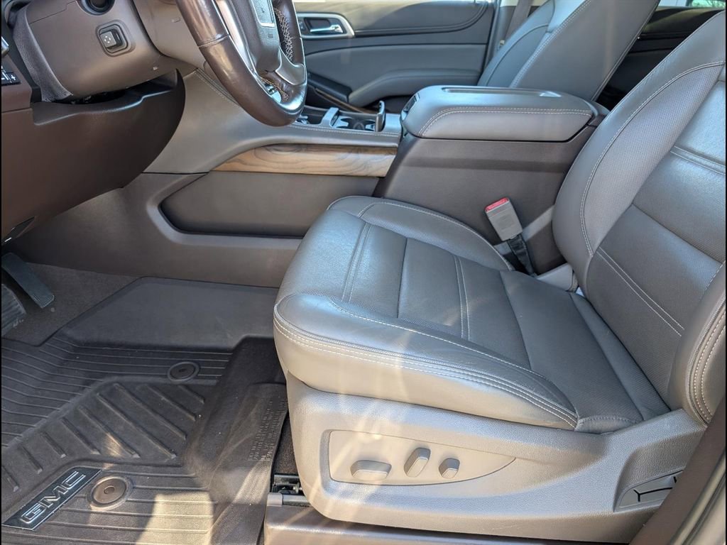 Used 2019 GMC Yukon XL Denali w/ Denali Ultimate Package image 12