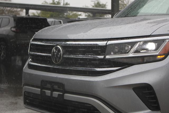 Used 2022 Volkswagen Atlas Cross Sport SEL image 3