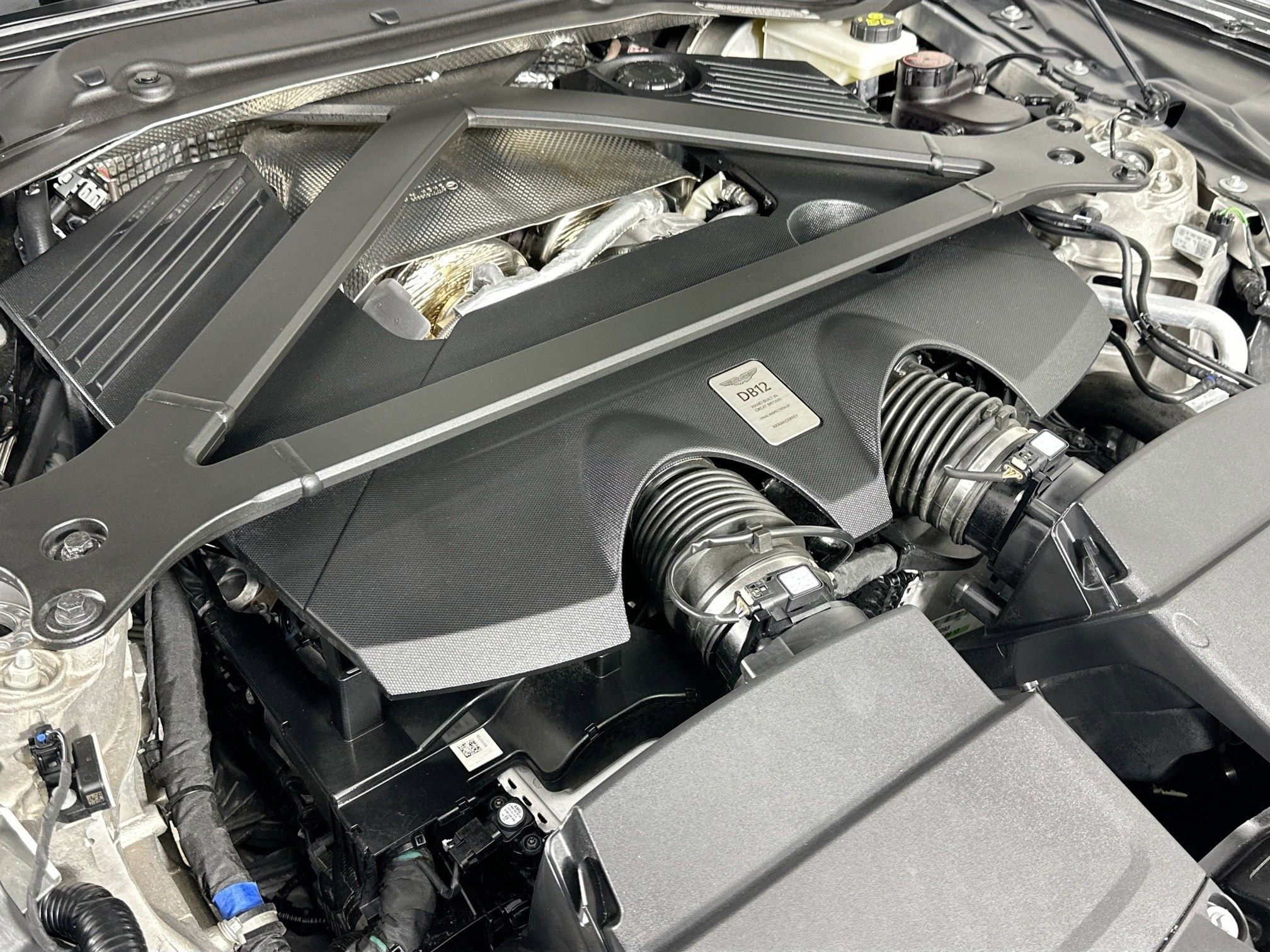 Used 2024 Aston Martin DB12 Coupe image 31