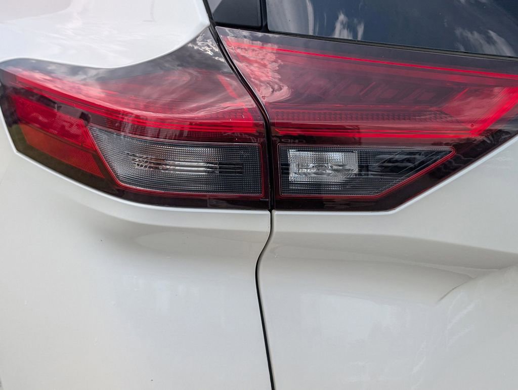 Used 2023 Nissan Rogue SV FWD image 13
