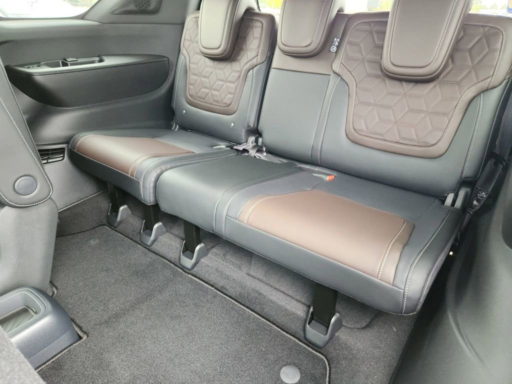 New 2026 Nissan Armada Platinum image 12