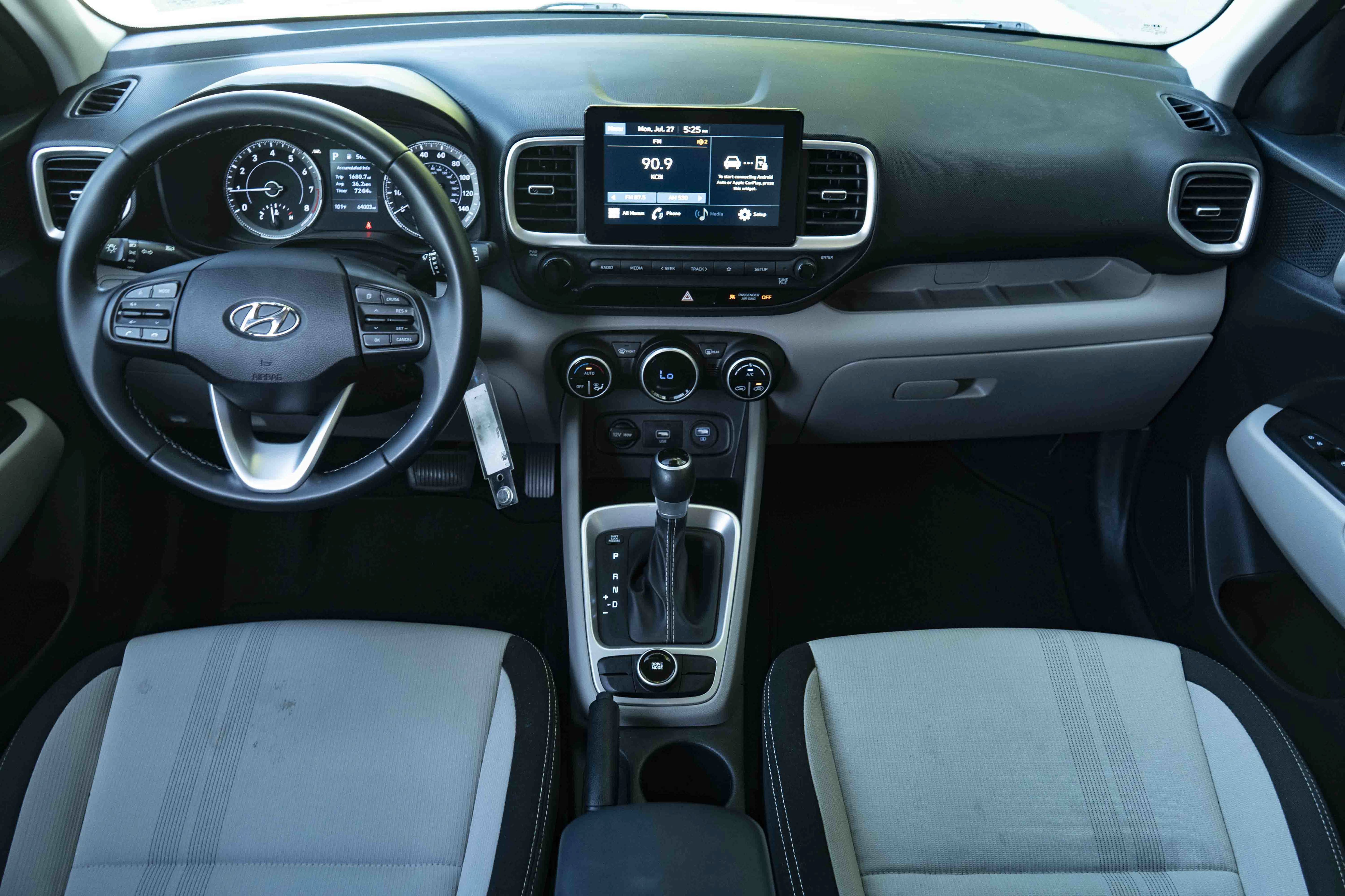 Used 2021 Hyundai Venue SEL FWD image 25