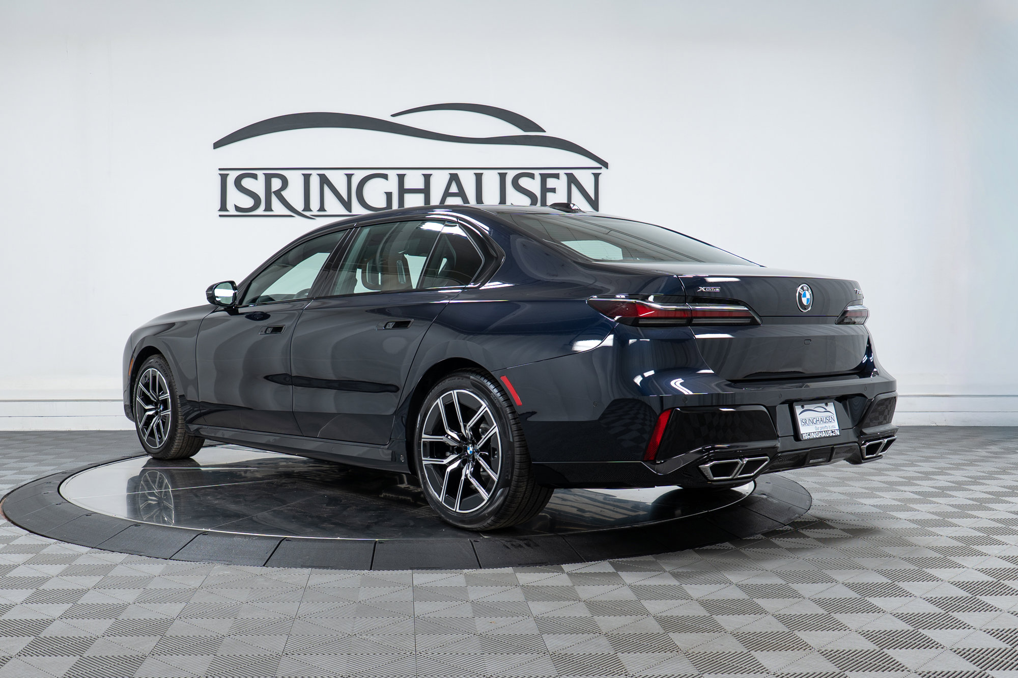 Used 2025 BMW 760i xDrive w/ Executive Package image 7