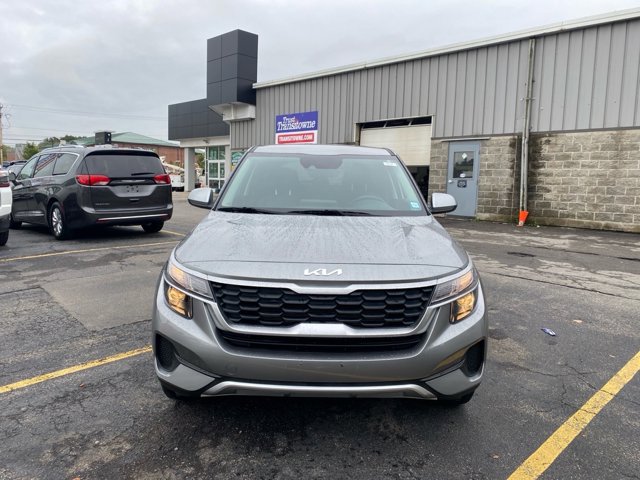 Certified 2023 Kia Seltos LX image 3