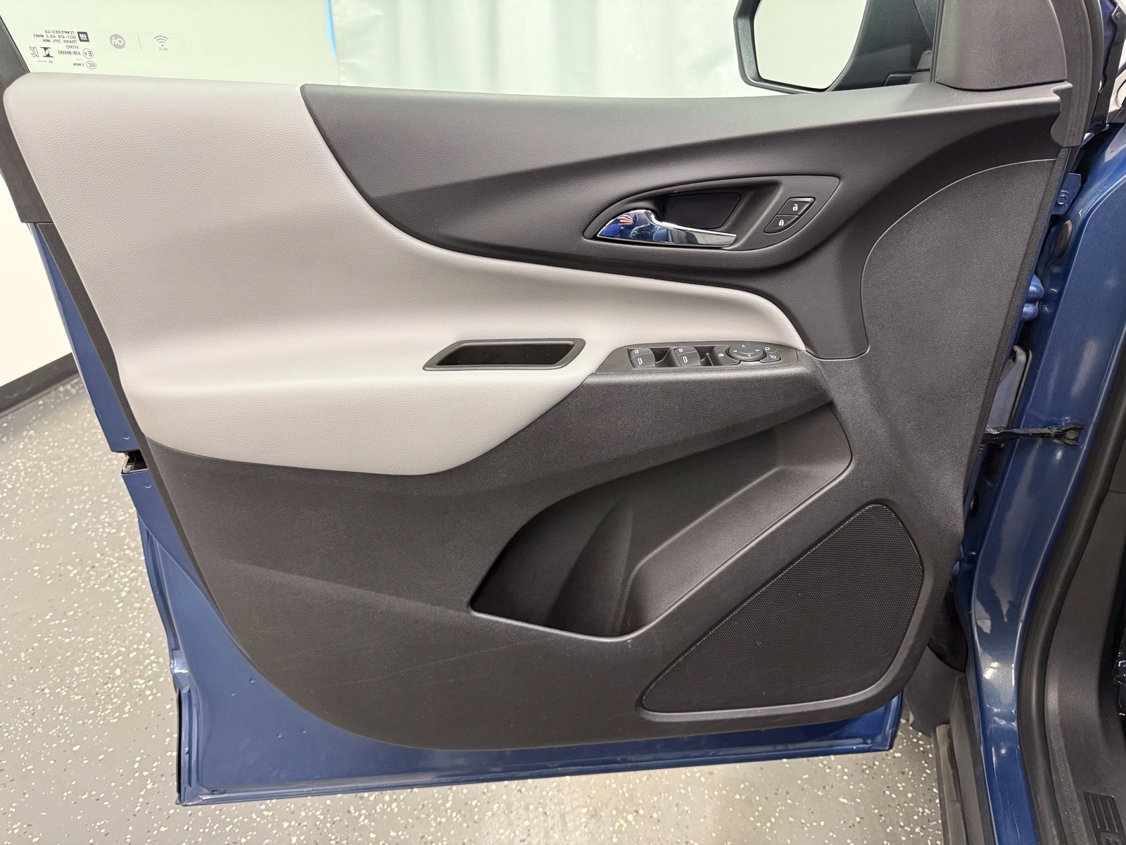 Used 2024 Chevrolet Equinox LS FWD image 9