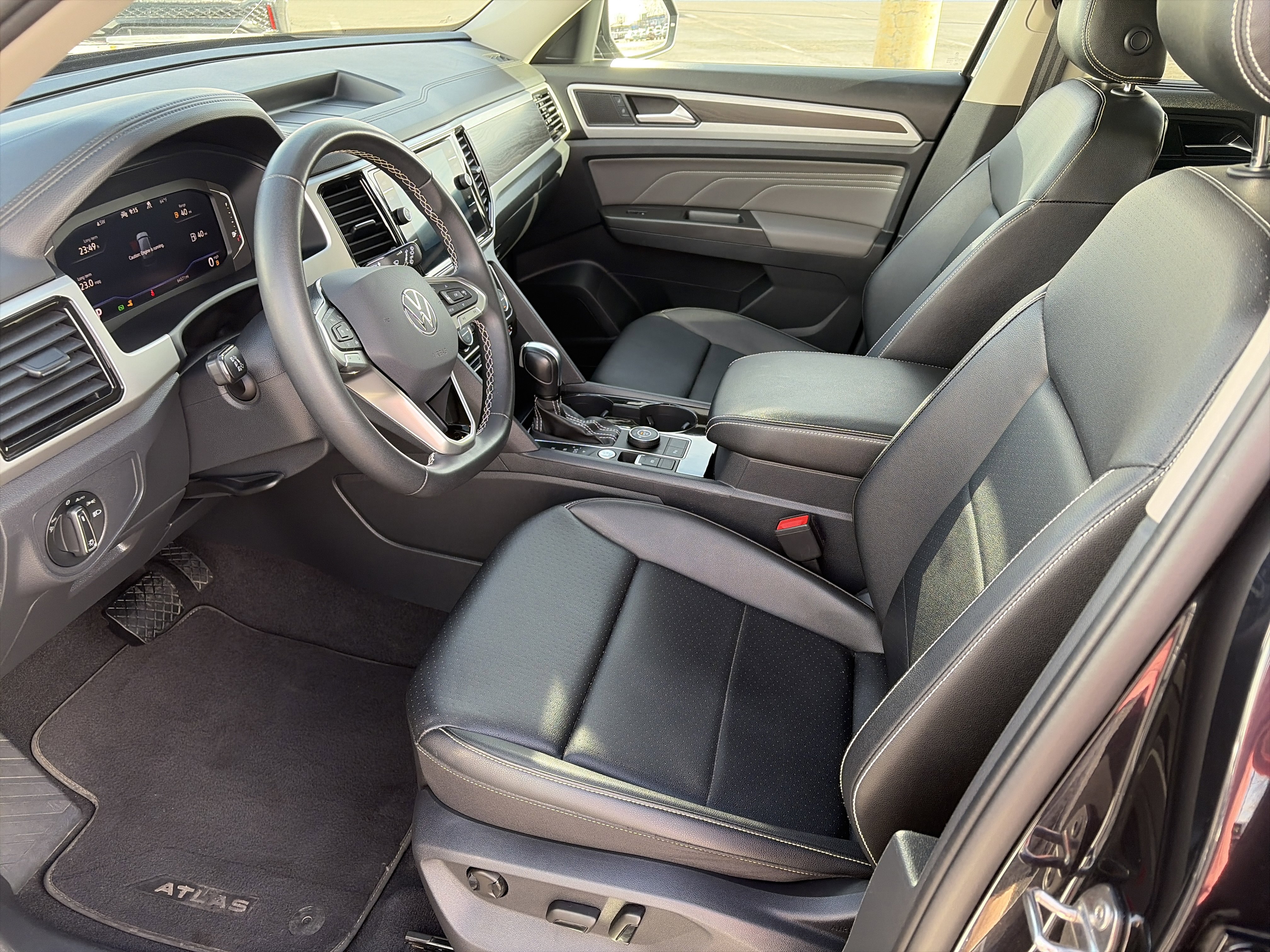 Used 2023 Volkswagen Atlas SE w/ Panoramic Sunroof Package image 12