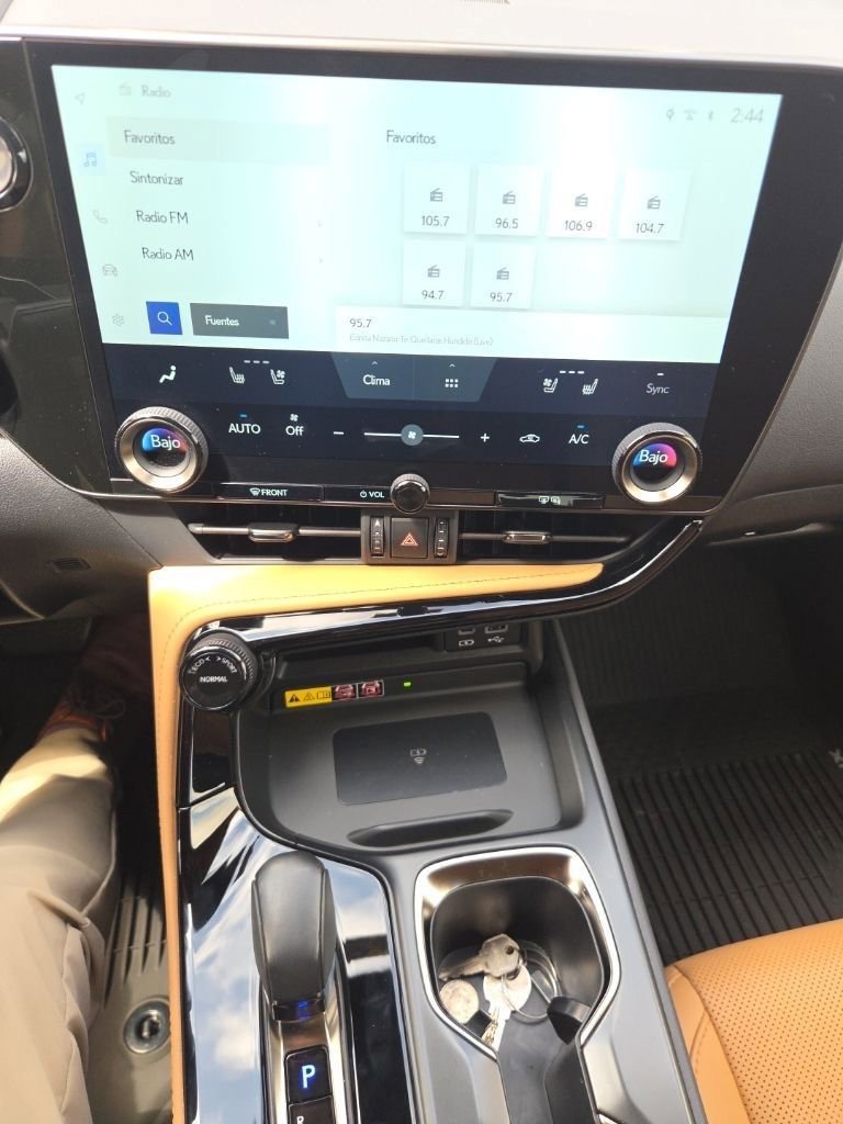 Used 2023 Lexus NX 250 FWD w/ Premium Package image 8