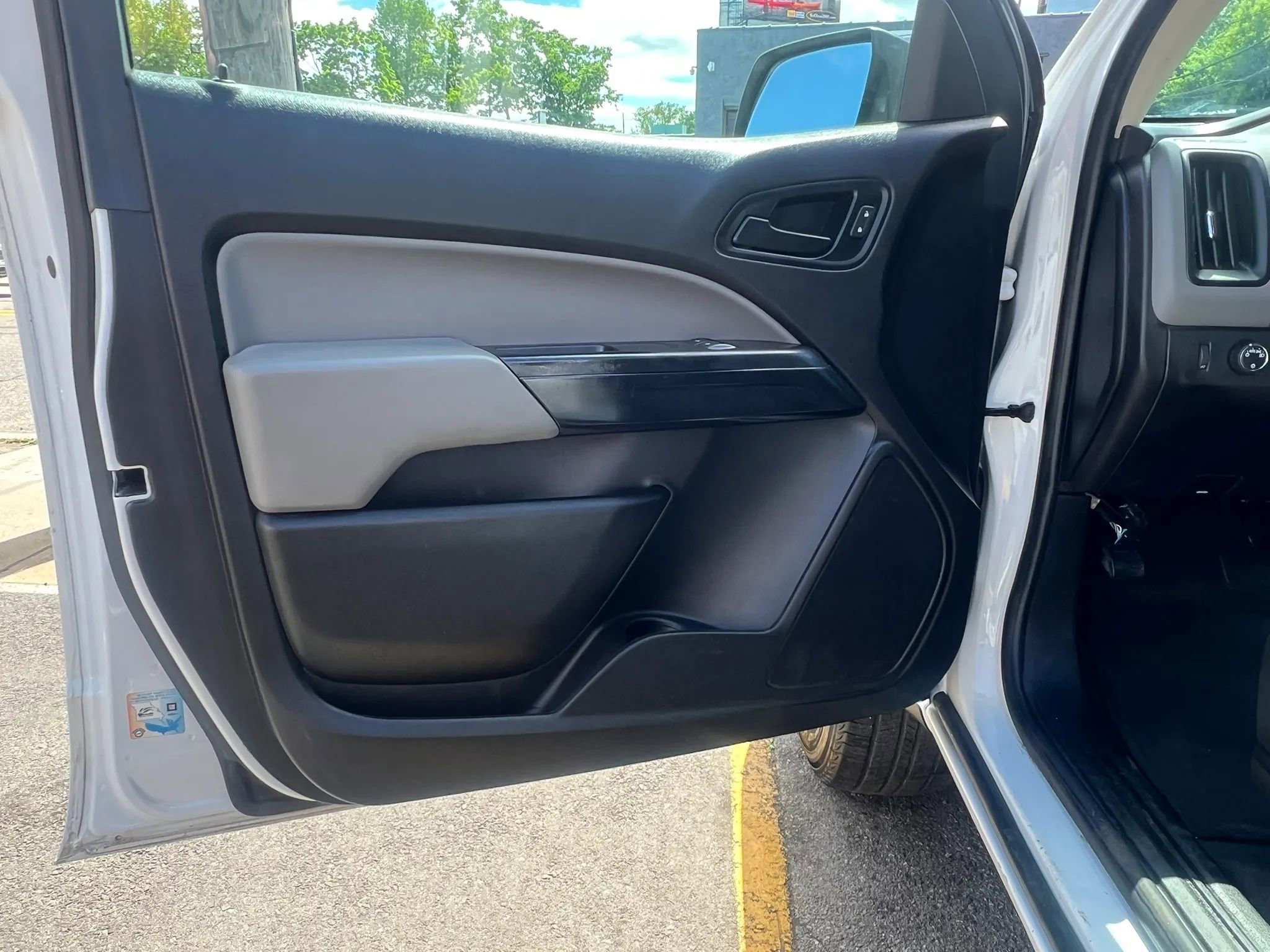 Used 2019 Chevrolet Colorado W/T w/ WT Convenience Package AWD/4WD image 11