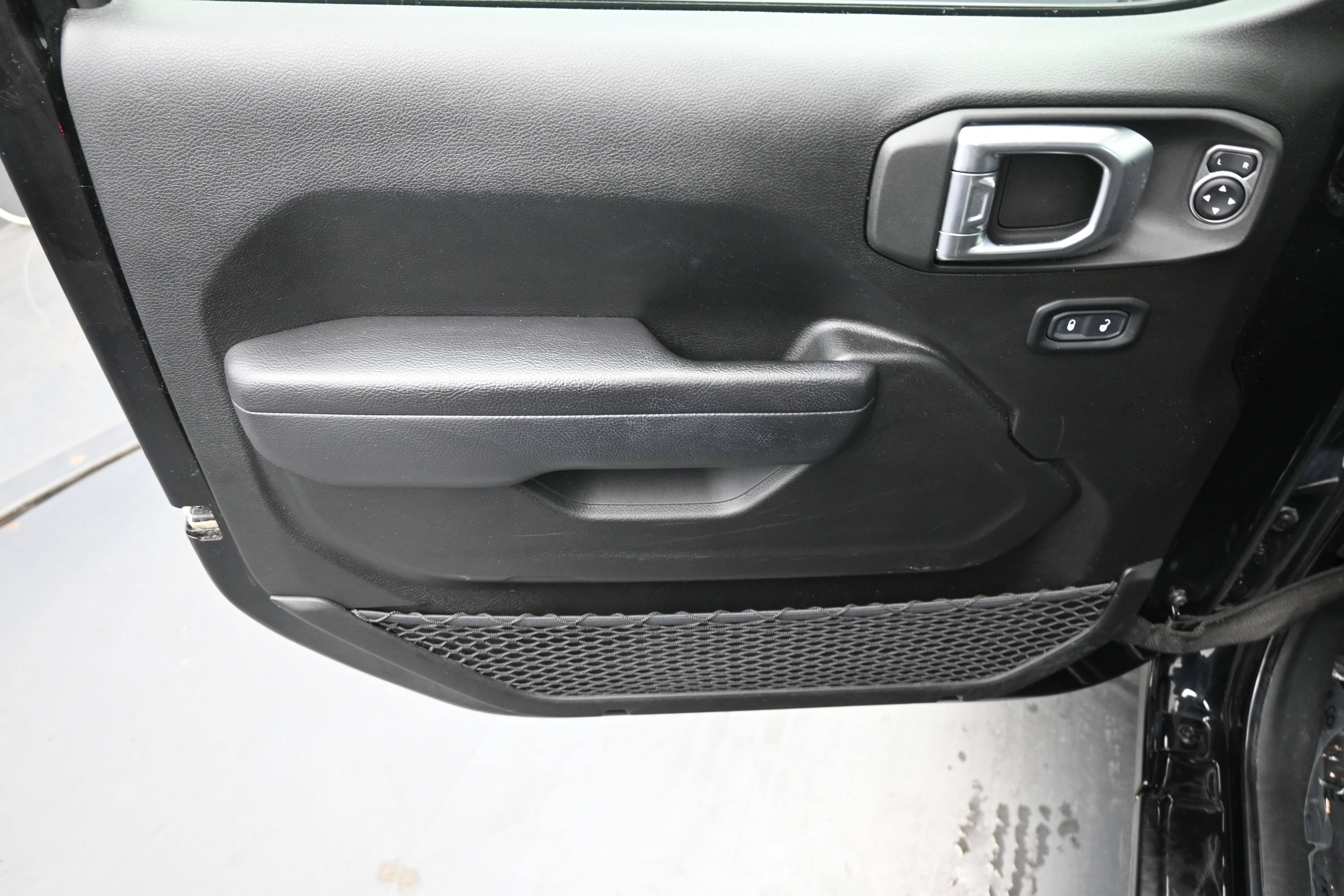 Used 2022 Jeep Wrangler Unlimited Sport AWD/4WD image 16
