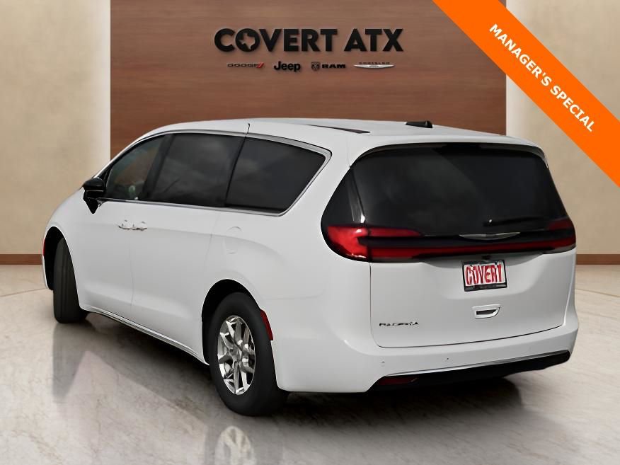 New 2026 Chrysler Pacifica Select image 3