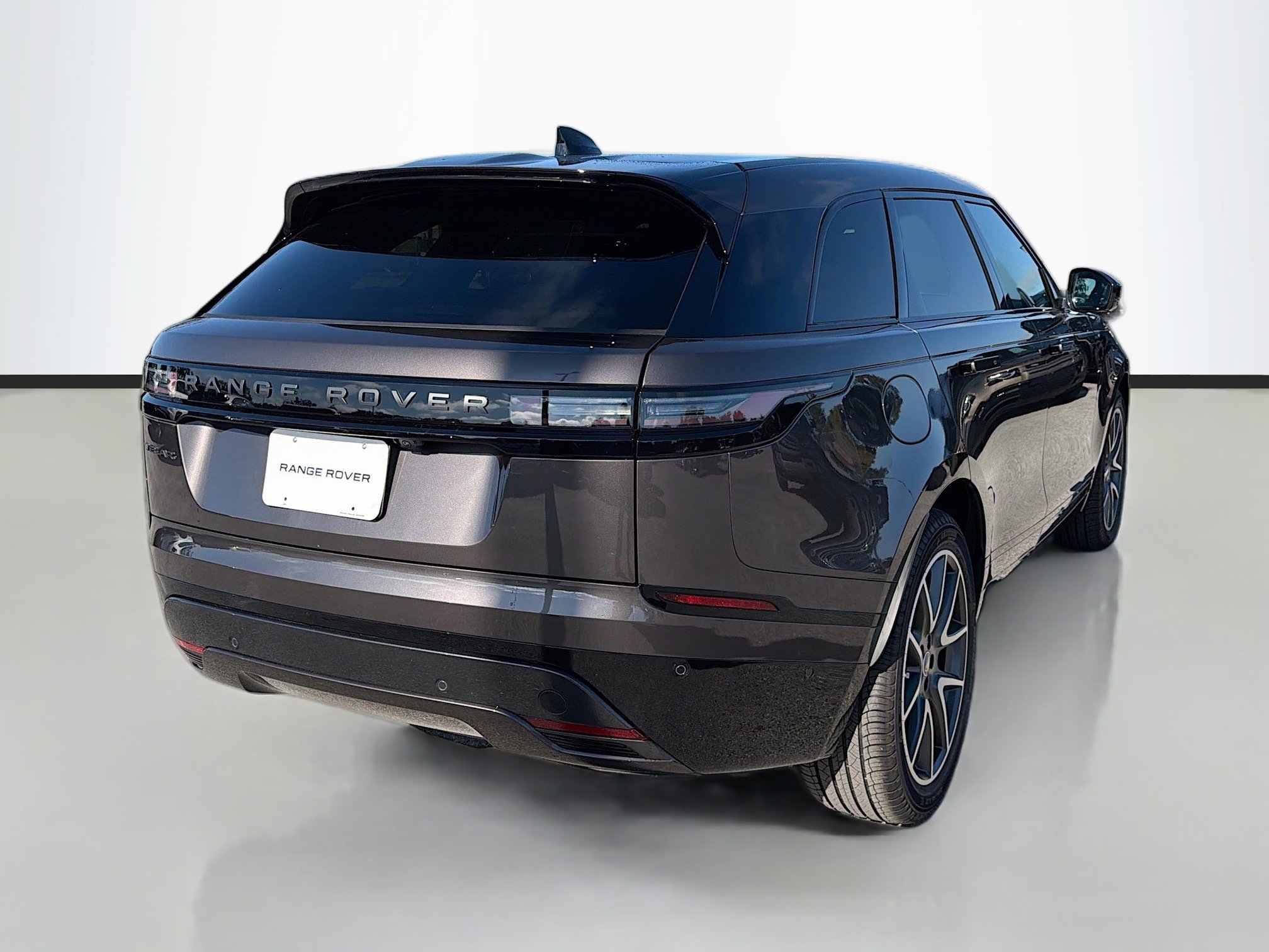 New 2026 Land Rover Range Rover Velar Dynamic SE image 5