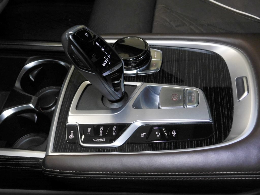 Used 2019 BMW 750i xDrive AWD/4WD image 31
