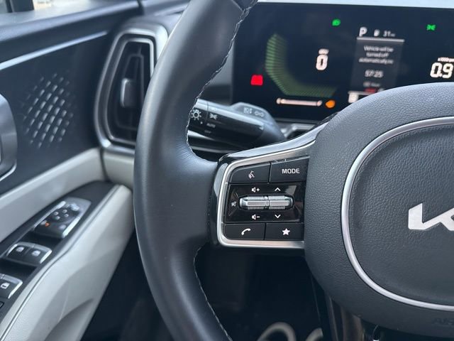 Used 2025 Kia Sorento S image 16
