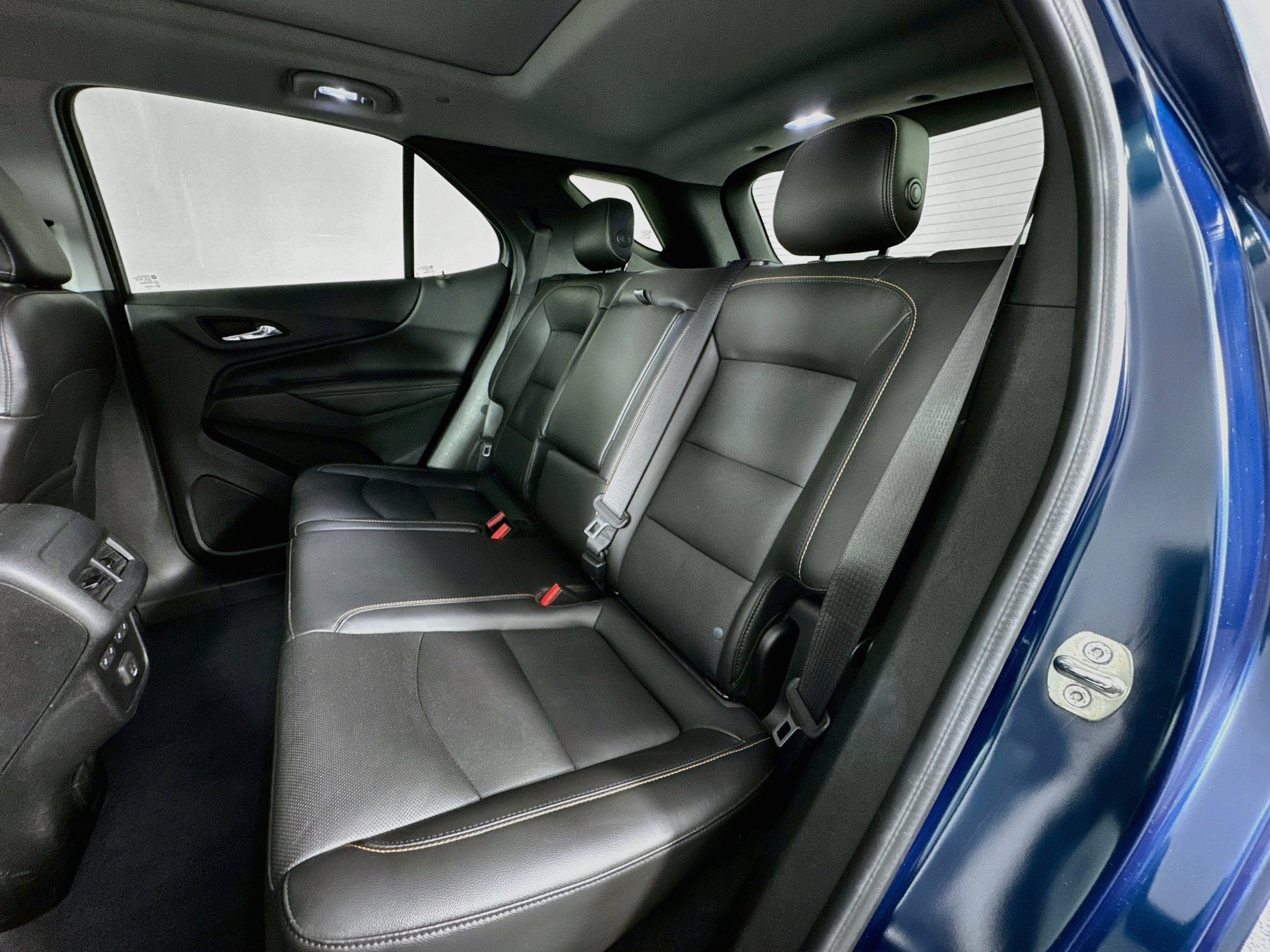 Used 2020 Chevrolet Equinox Premier FWD image 24