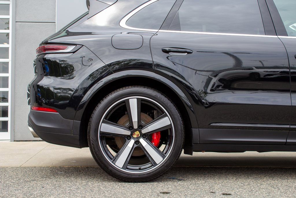 Used 2024 Porsche Cayenne S w/ Premium Package image 6