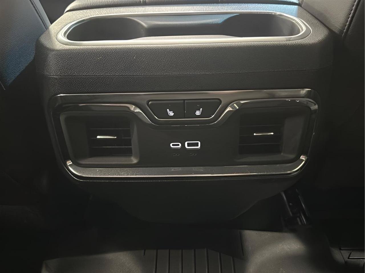 Used 2024 Chevrolet Silverado 2500 LTZ w/ LTZ Plus Package AWD/4WD image 13