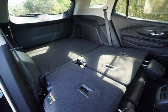 Used 2024 GMC Terrain Denali w/ Black Diamond Edition image 29