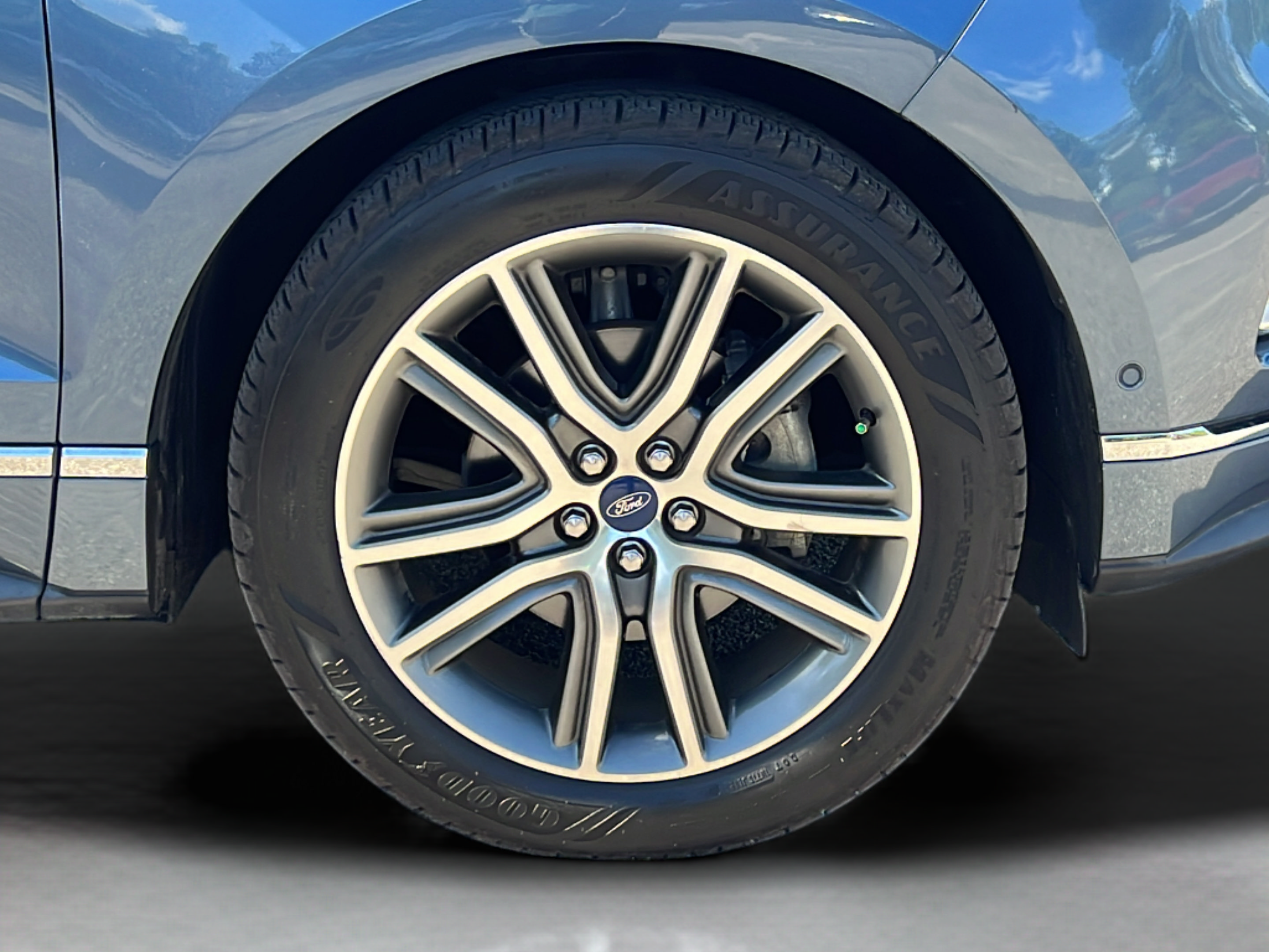 Used 2019 Ford Edge Titanium w/ Equipment Group 301A FWD image 24