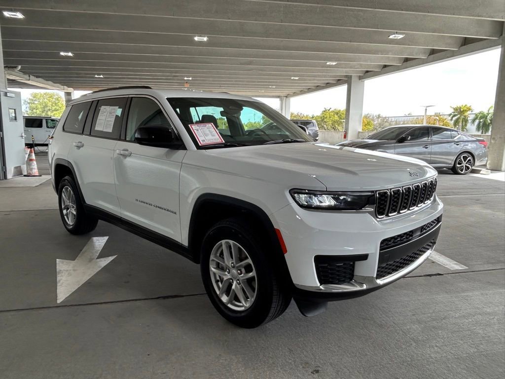 Used 2025 Jeep Grand Cherokee L Laredo image 7