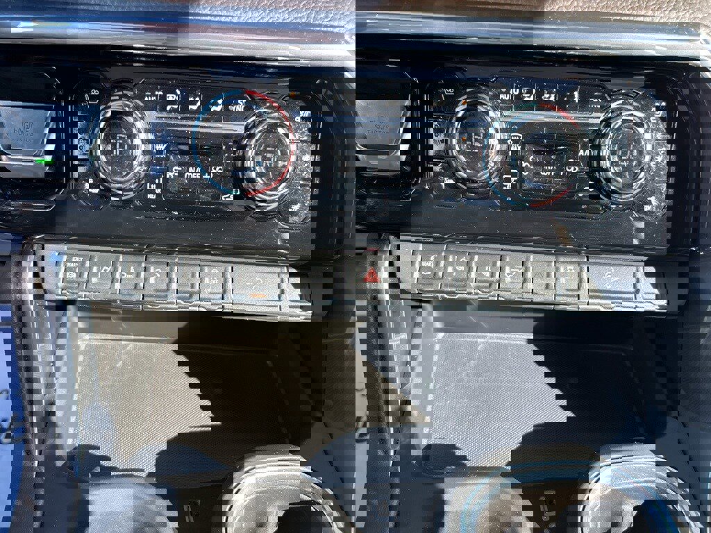 Used 2024 GMC Sierra 2500 Denali w/ Technology Package image 37