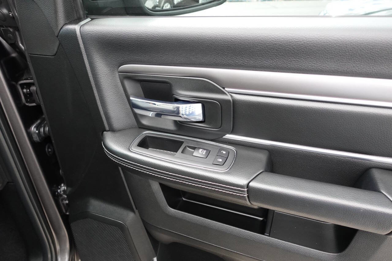 Used 2023 RAM 1500 Classic Warlock image 35