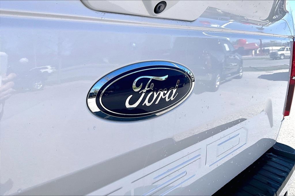 Used 2019 Ford F150 Lariat w/ Equipment Group 502A Luxury AWD/4WD image 9