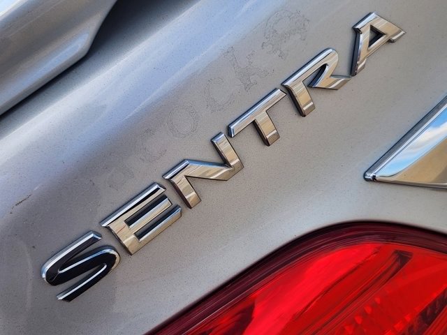 Used 2019 Nissan Sentra SR image 11