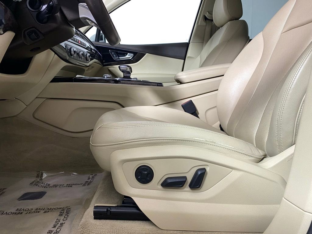 Used 2018 Audi Q7 3.0T Premium Plus w/ Premium Plus Package image 12