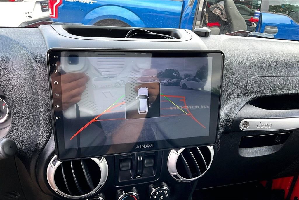 Used 2015 Jeep Wrangler Unlimited Rubicon image 14