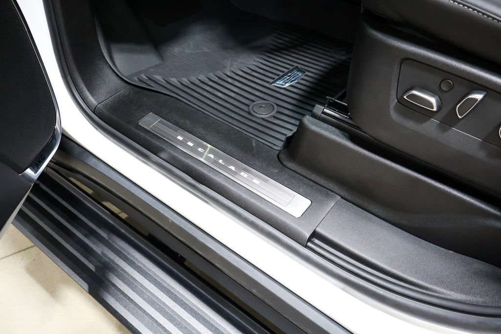 Used 2025 Cadillac Escalade V w/ LPO, Floor Liner Package image 28