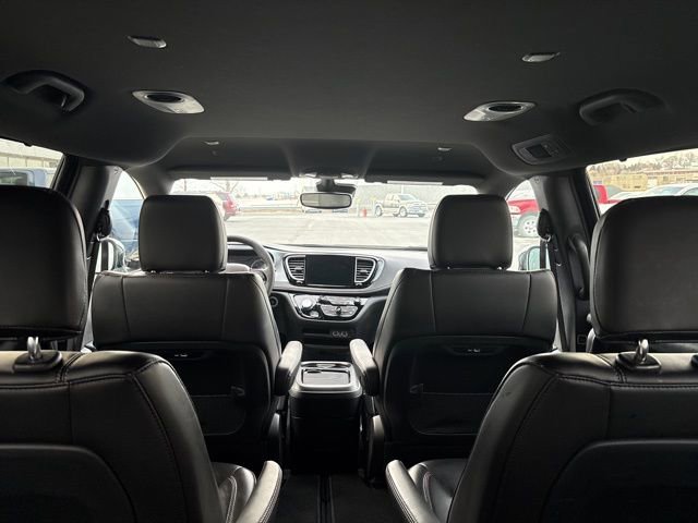 Used 2024 Chrysler Pacifica Touring-L w/ S Appearance Package image 36