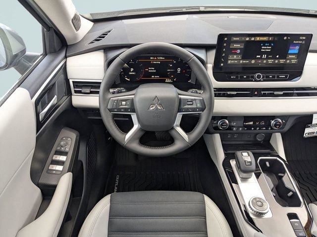 New 2026 Mitsubishi Outlander SE FWD image 15