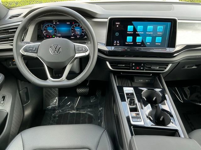 Certified 2025 Volkswagen Atlas Cross Sport SE image 12