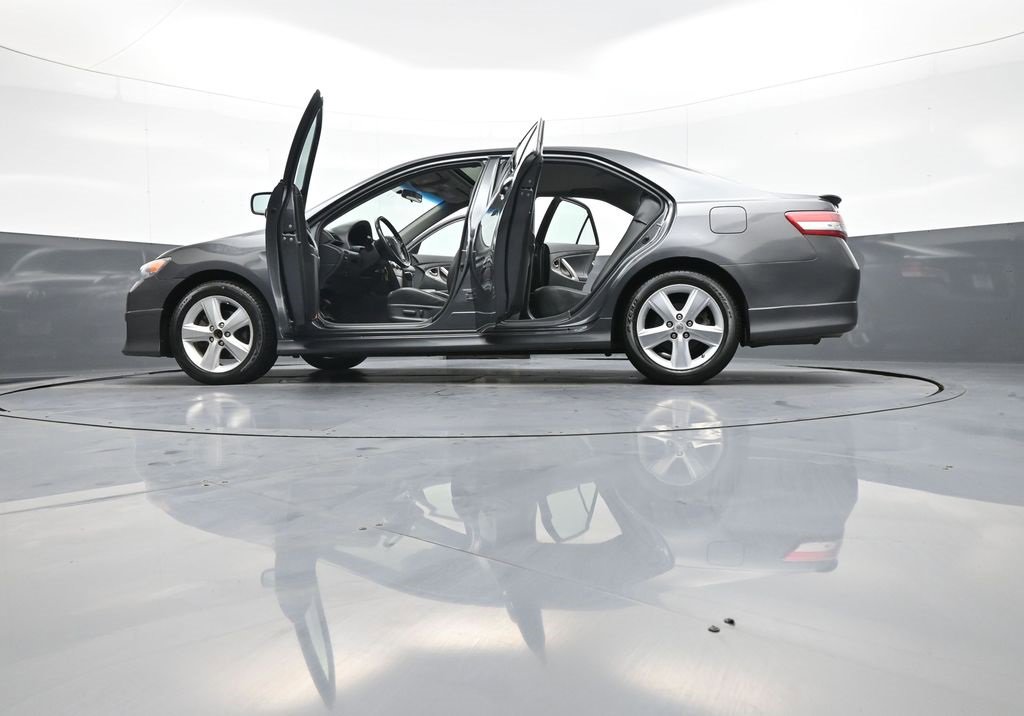 Used 2011 Toyota Camry SE image 49