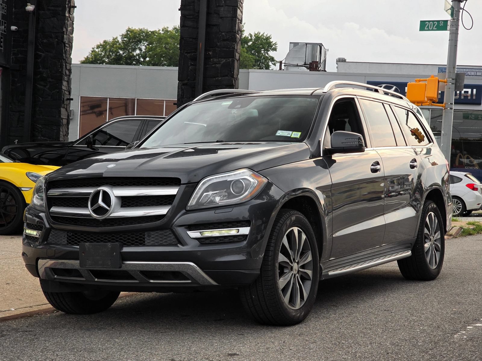Used 2016 Mercedes-Benz GL 450 4MATIC image 5