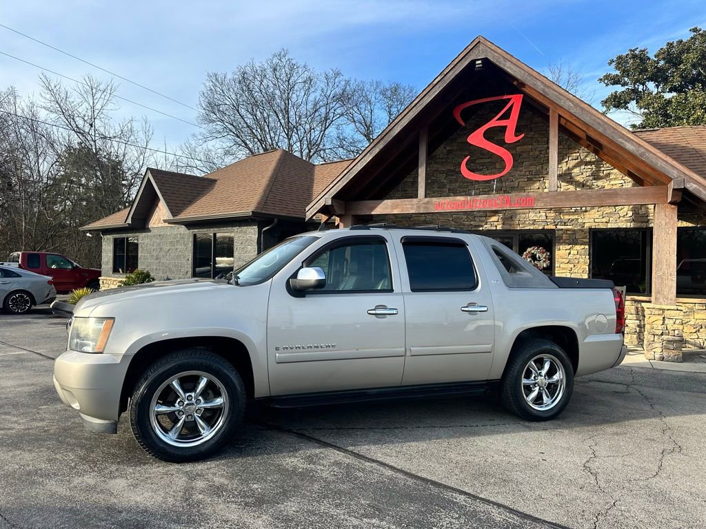 Used 2008 Chevrolet Avalanche LTZ w/ LTZ Preferred Equipment Group AWD/4WD image 2