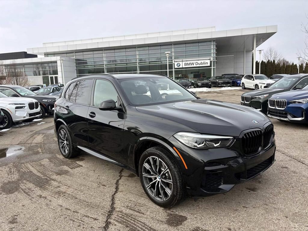 Used 2022 BMW X5 xDrive40i w/ M Sport Package image 1