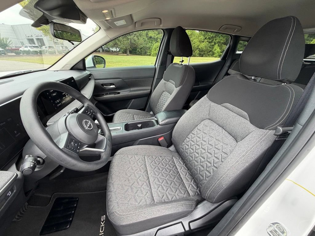 Certified 2025 Nissan Kicks SV w/ Illumination Package FWD image 12