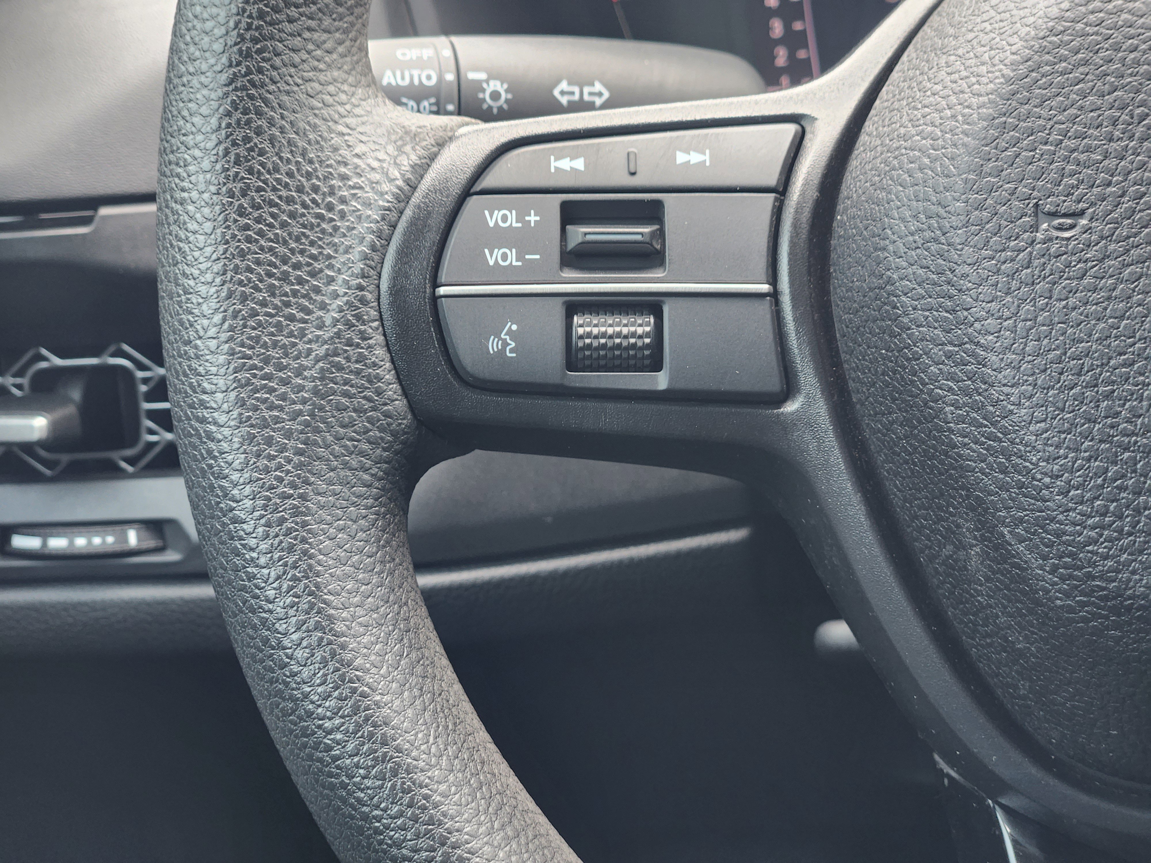 Used 2023 Honda Accord EX image 28