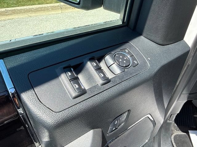 Used 2016 Ford F150 Platinum w/ Equipment Group 701A Luxury AWD/4WD image 22