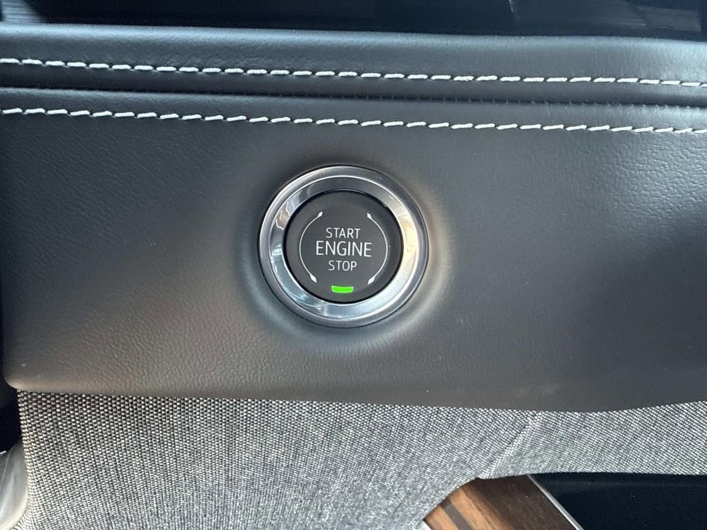 New 2026 Cadillac Escalade ESV Platinum Sport w/ LPO, ONYX Package image 29