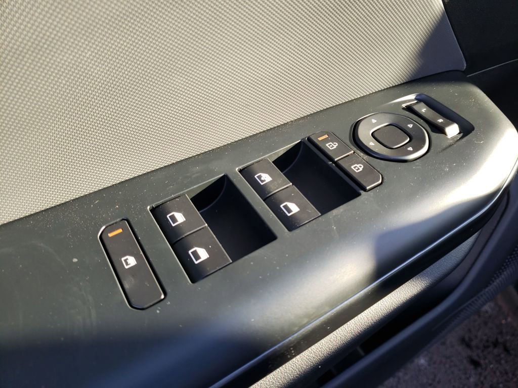 New 2025 Kia K4 LXS image 16