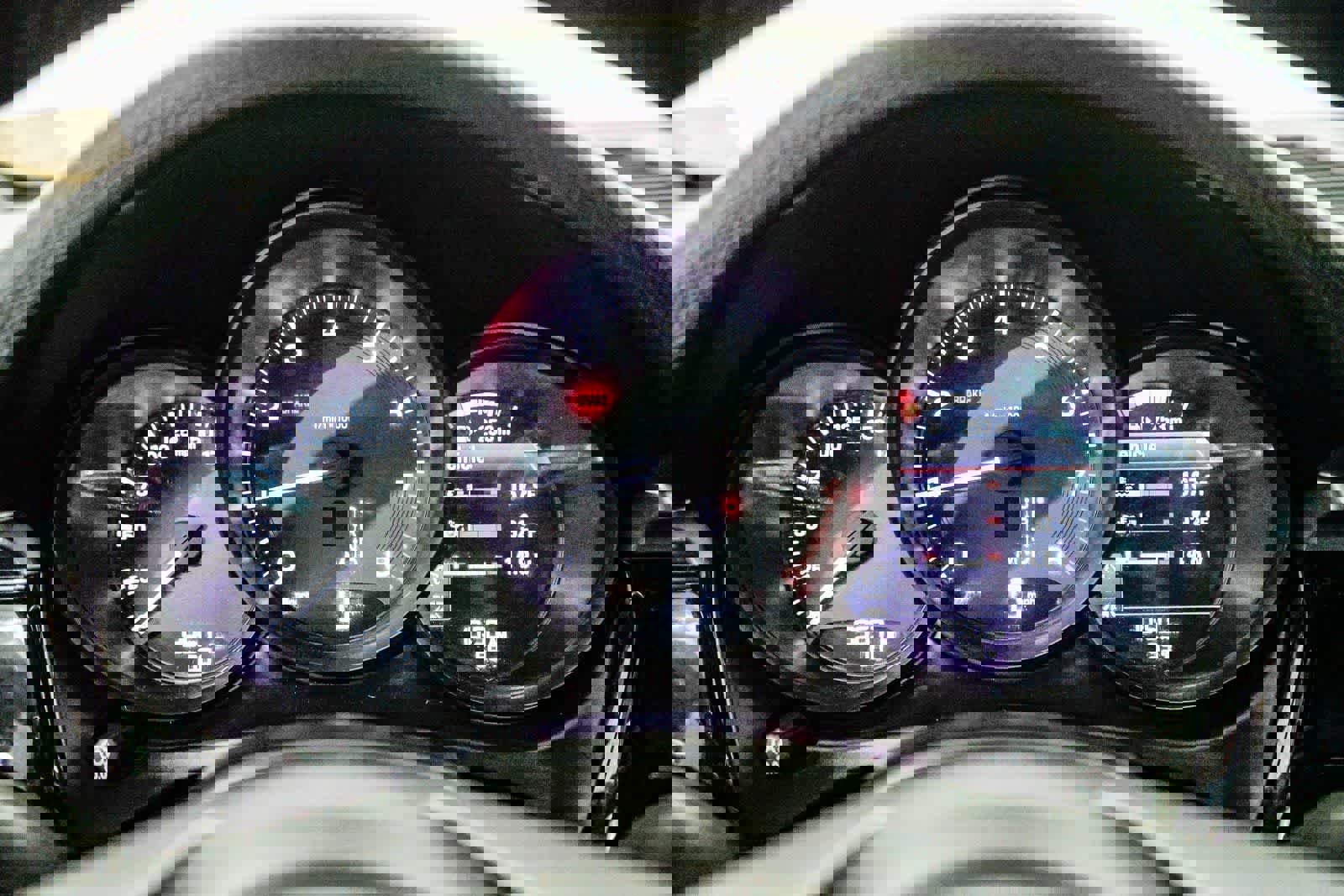 Used 2024 Porsche Macan image 25