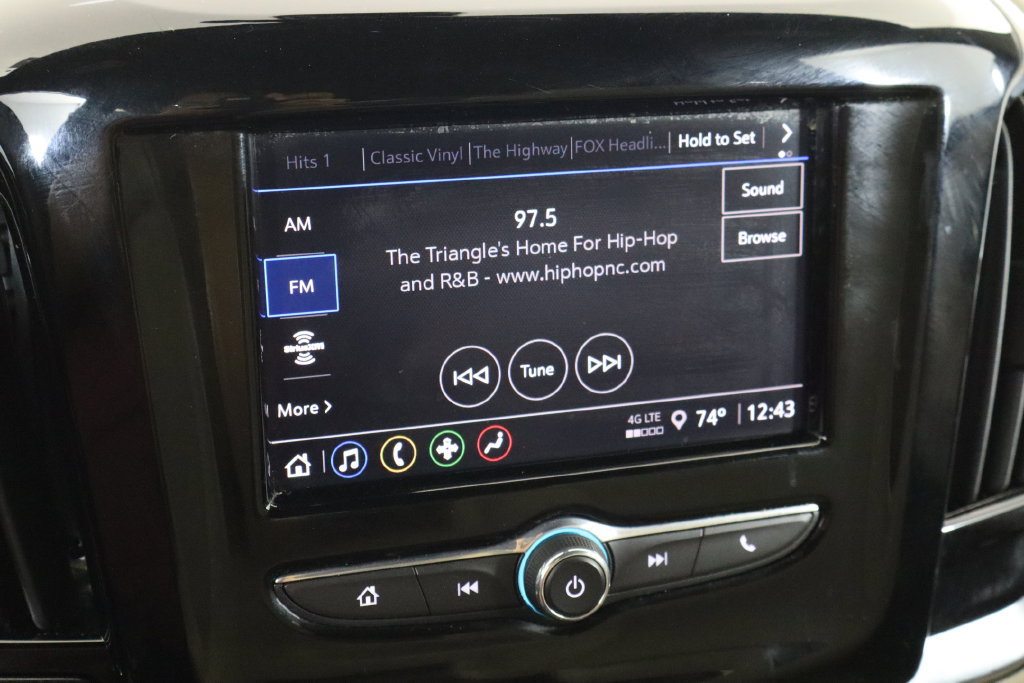 Used 2023 Chevrolet Traverse LS FWD image 30